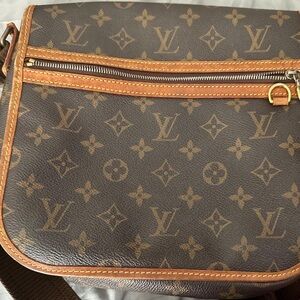 Louis Vuitton bosphore bag